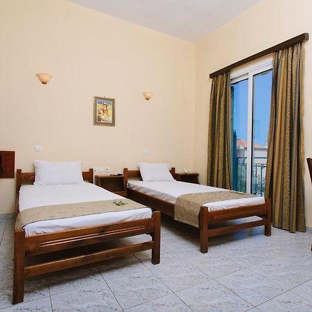 Hotel Loula Rooms And Apartments Kamena Vourla Bagian luar foto