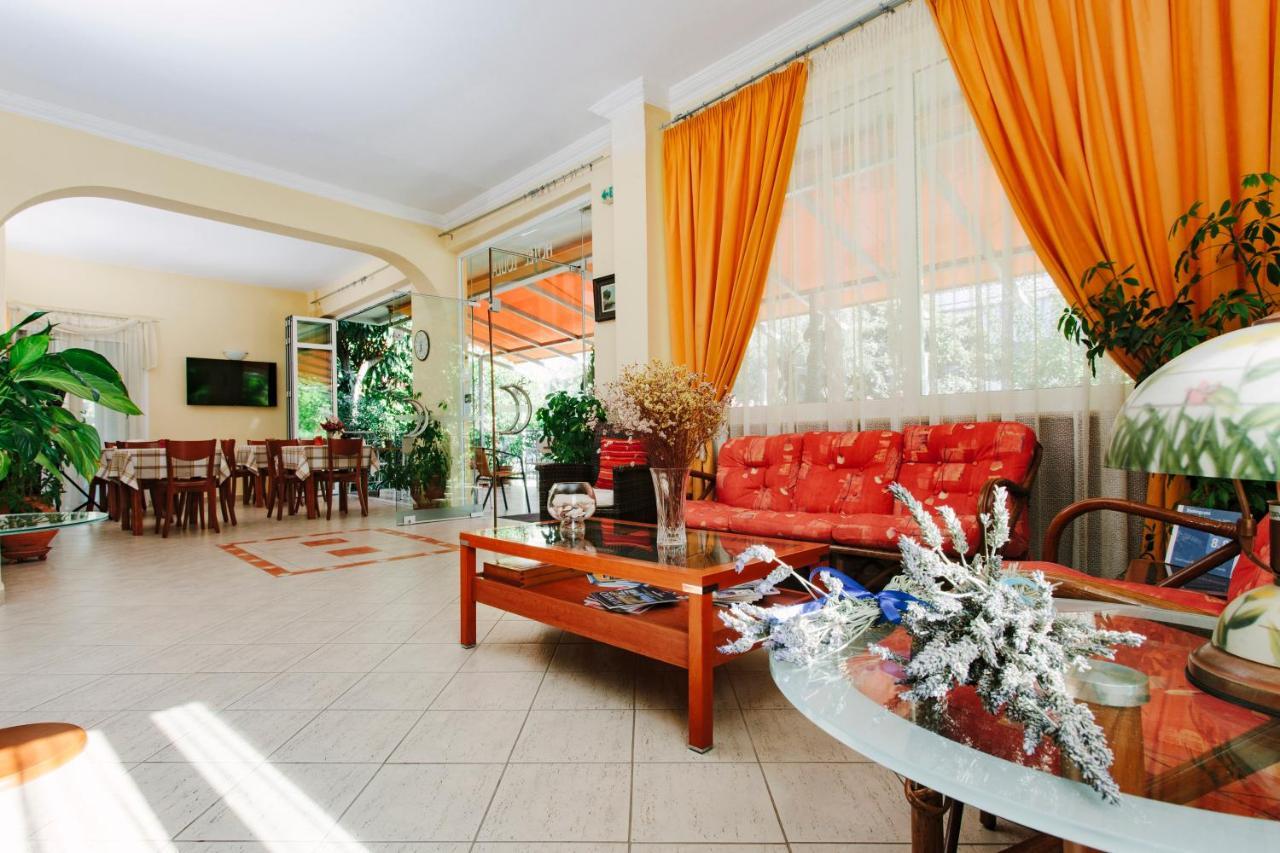 Hotel Loula Rooms And Apartments Kamena Vourla Bagian luar foto