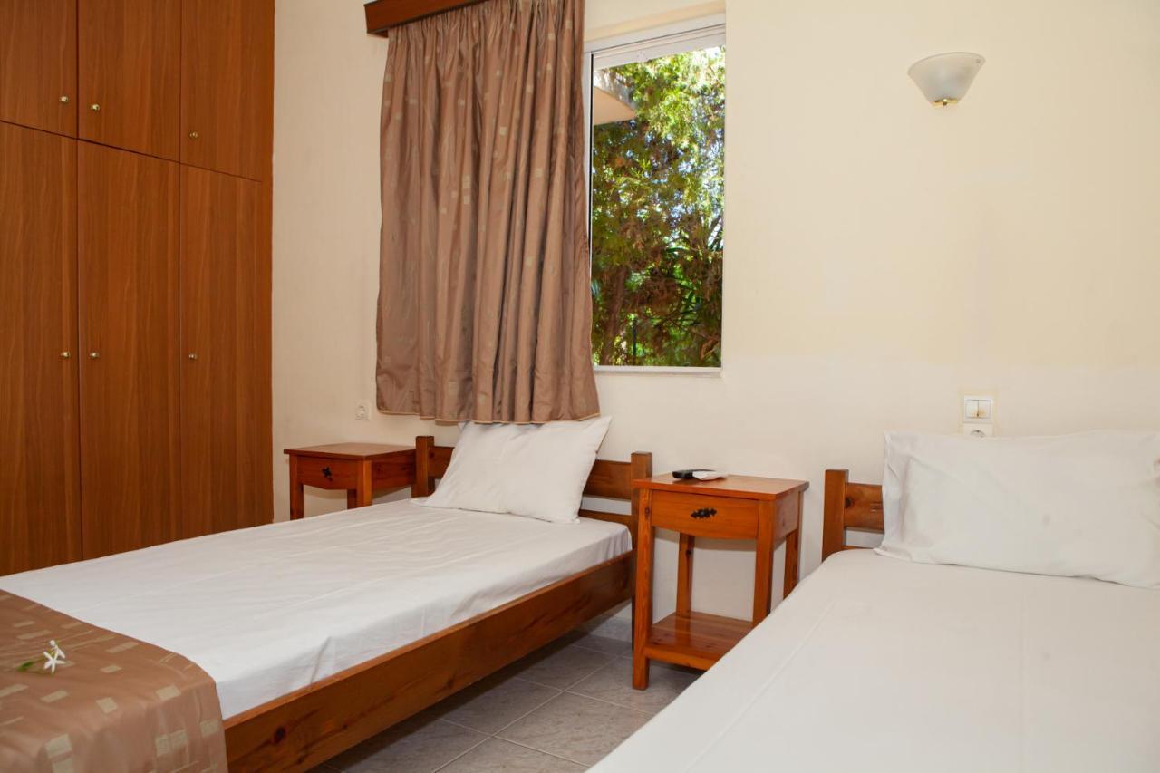Hotel Loula Rooms And Apartments Kamena Vourla Bagian luar foto