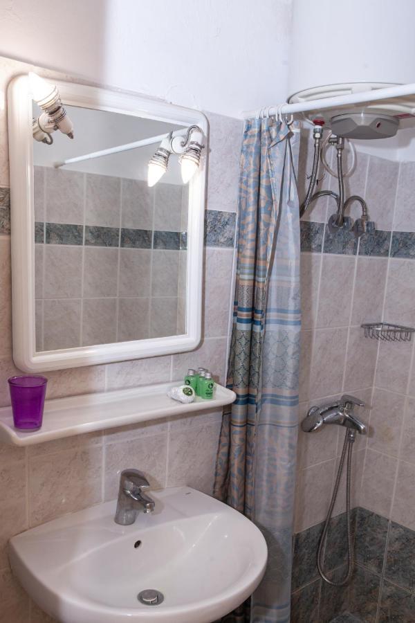 Hotel Loula Rooms And Apartments Kamena Vourla Bagian luar foto