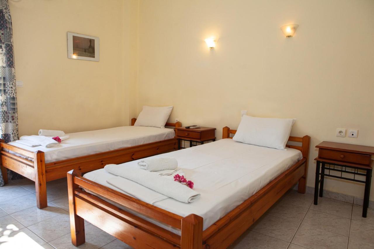 Hotel Loula Rooms And Apartments Kamena Vourla Bagian luar foto