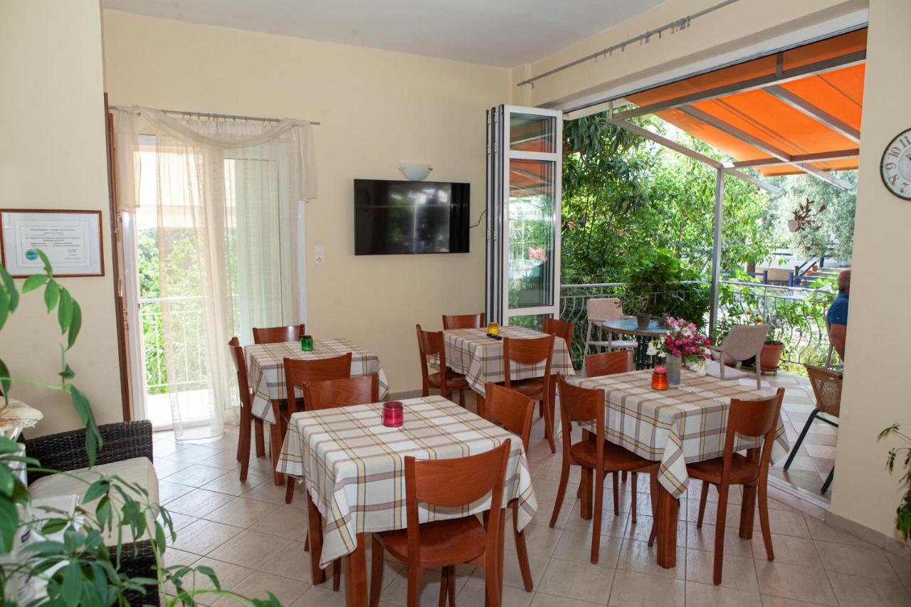 Hotel Loula Rooms And Apartments Kamena Vourla Bagian luar foto