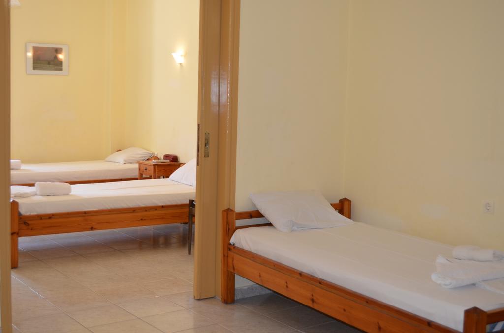 Hotel Loula Rooms And Apartments Kamena Vourla Ruang foto