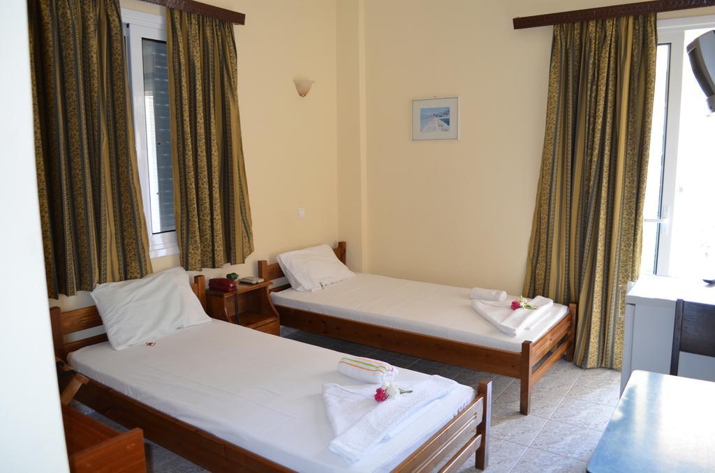 Hotel Loula Rooms And Apartments Kamena Vourla Bagian luar foto
